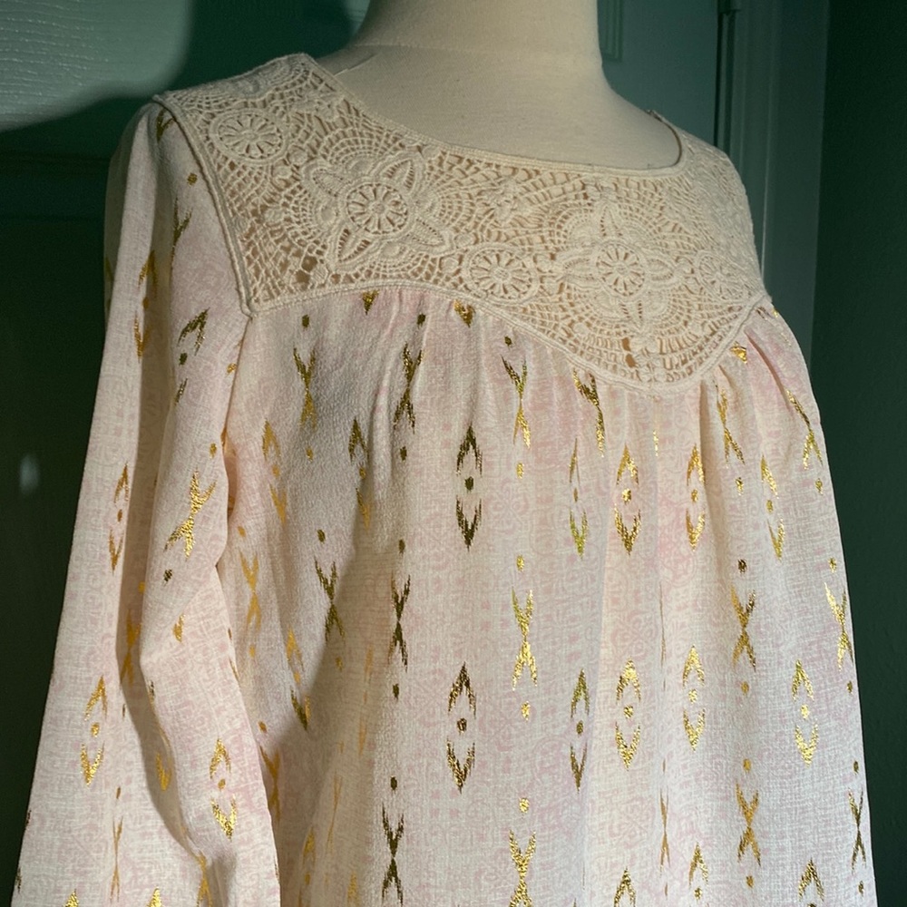 🌿XHILARATION size M boho flowy floral and gold crochet detail long sleeve top - Picture 1 of 11